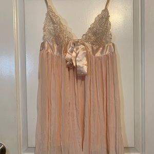 Victoria Secret Lace Chiffon Pink Night Gown size Medium.